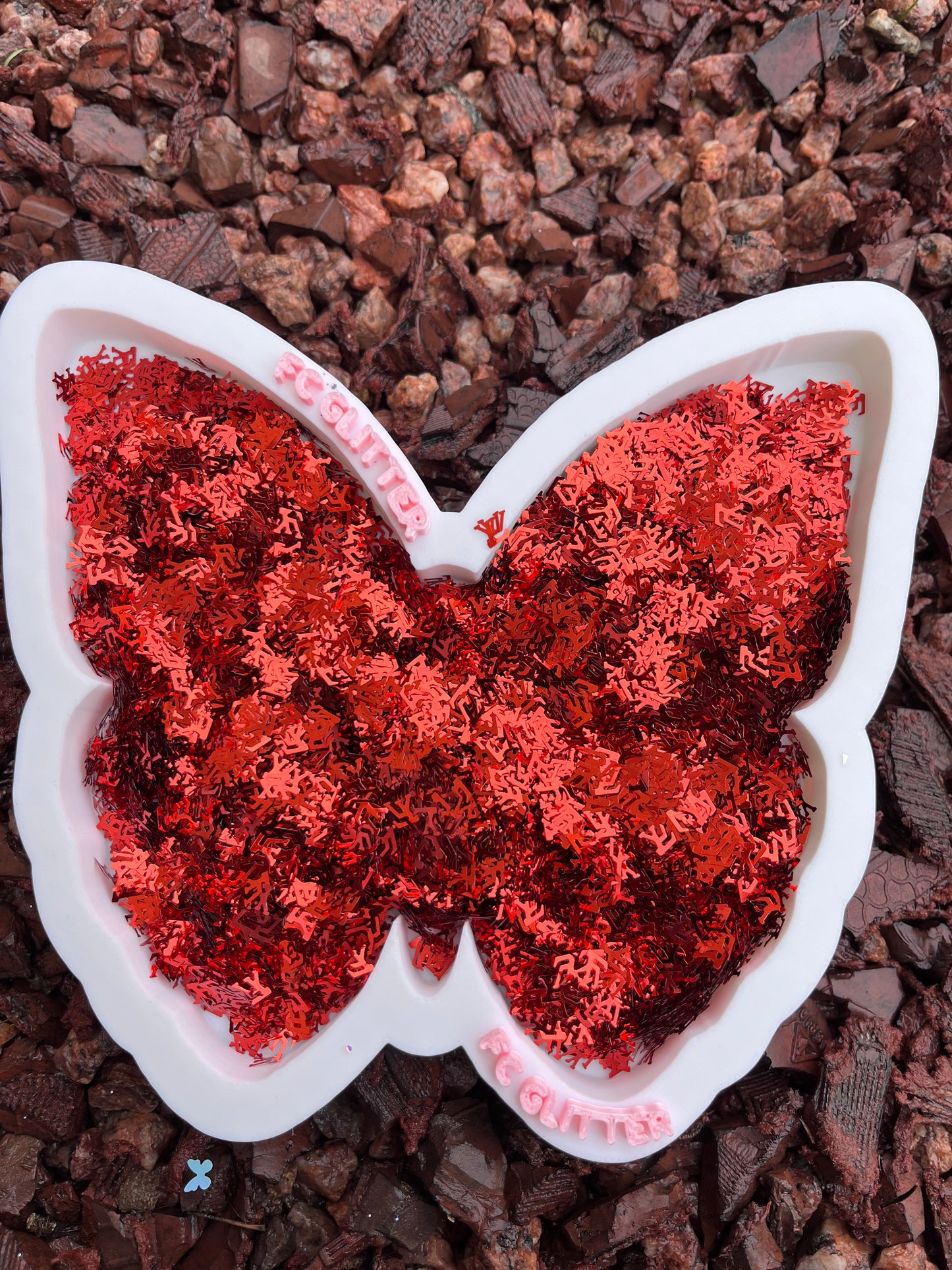 RED LV SHAPE GLITTER